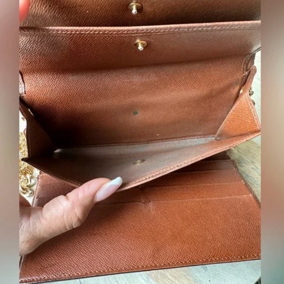 Auc LOUIS VUITTON MONOGRAM TRIFOLD WALLET - Picture 10 of 16